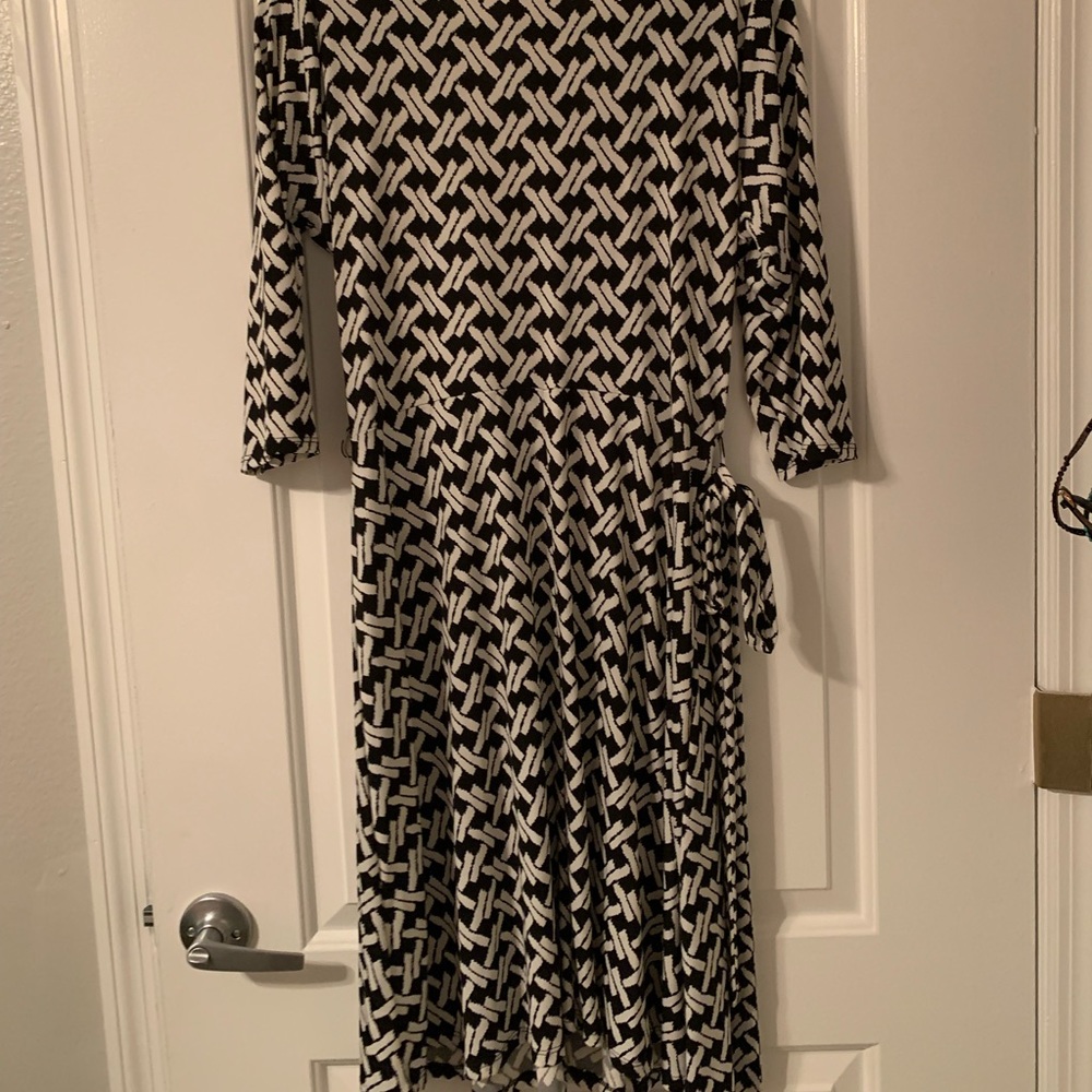 Dresses with no sleeves mid way sleeves wrapped around